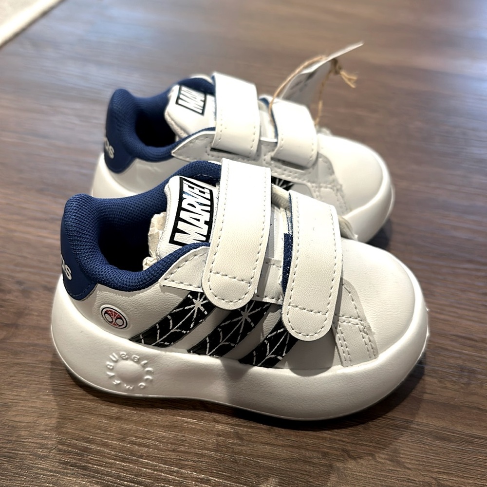NWT Adidas Marvel Toddler Boy sneakers